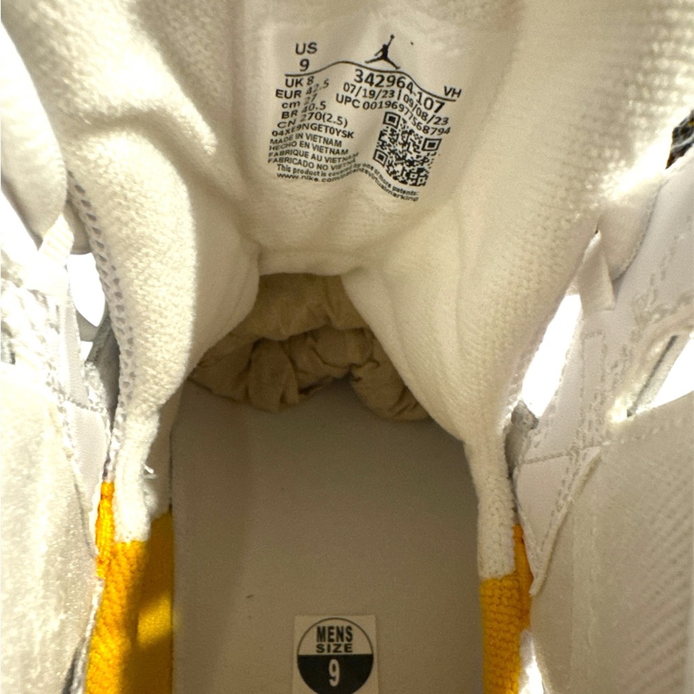 NIB Jordan True Flight high tops - Picture 4 of 6